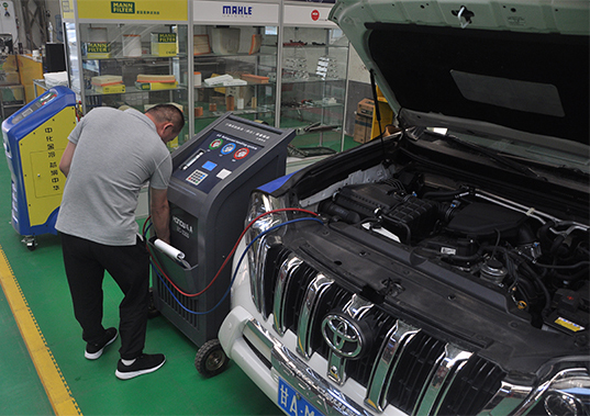 汽车空调制冷效果不佳该如何维修呢？